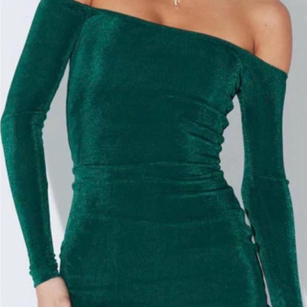Elegant Green Off-Shoulder Dress